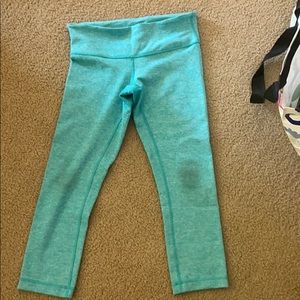 Lululemon wunder under crops